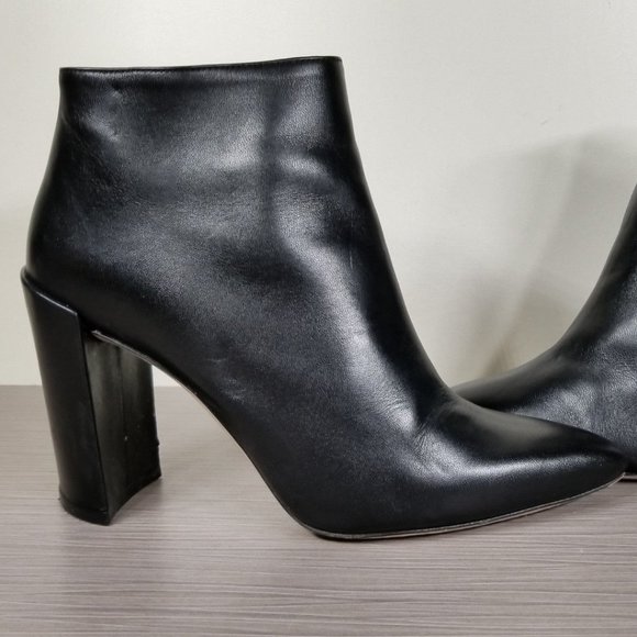 Stuart Weitzman Pure Pointy Toe Bootie, Black Leather, Womens Size 5 - Picture 8 of 13